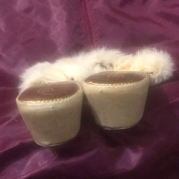 Shoes - Picture 6 of 8